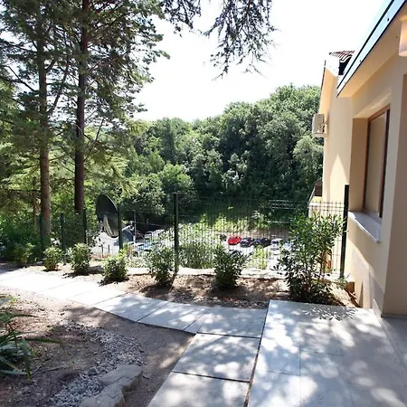 Fiesa Residence 아파트 *