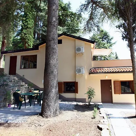 Fiesa Residence דירה פיראן