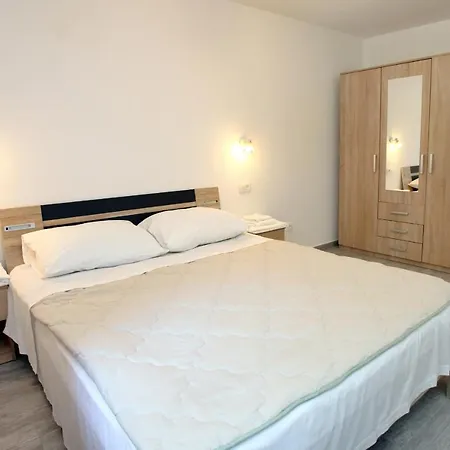 Fiesa Residence דירה *