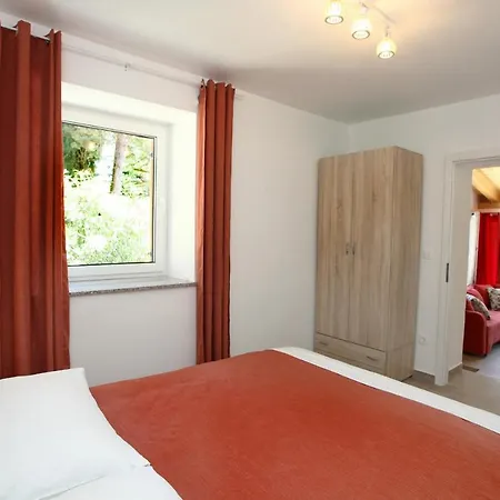 Fiesa Residence דירה פיראן