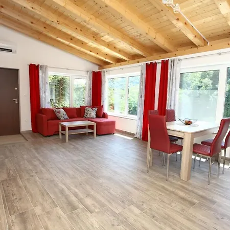 아파트 Fiesa Residence *